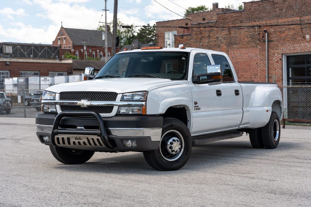 2004 Chevrolet Silverado 3500 LS