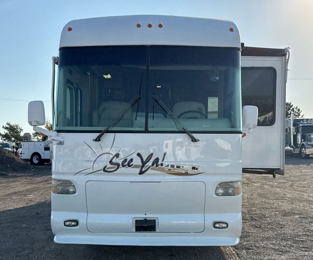 2004 Freightliner XC Chassis RV