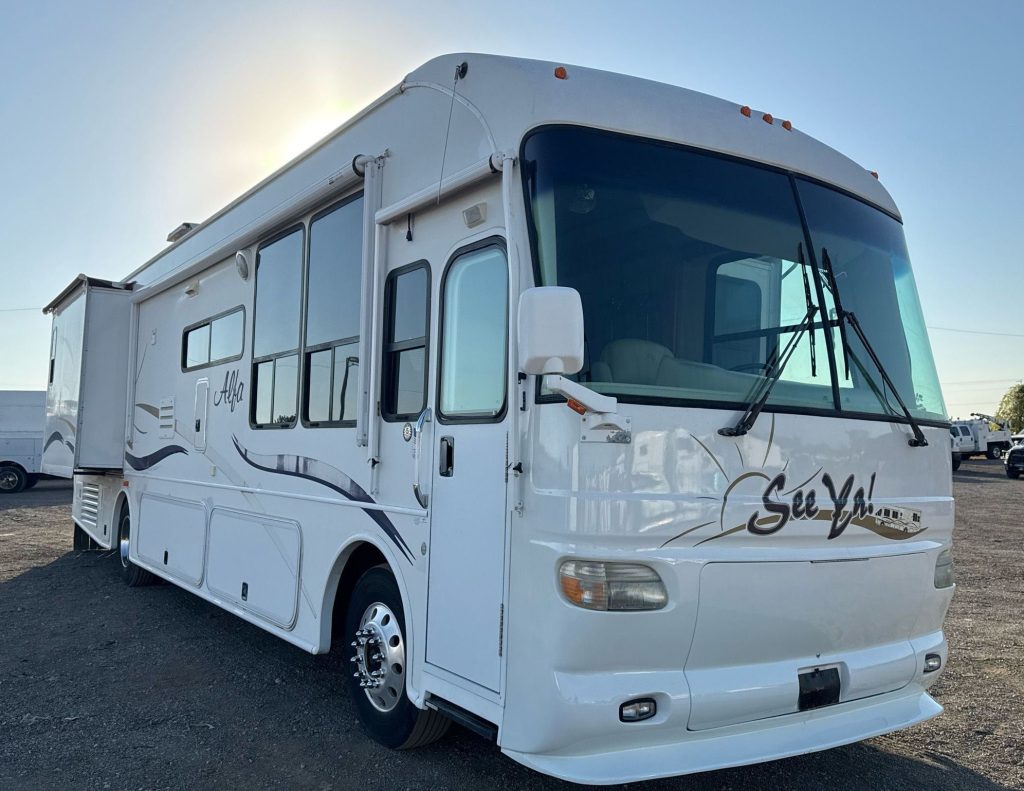 2004 Freightliner XC Chassis RV
